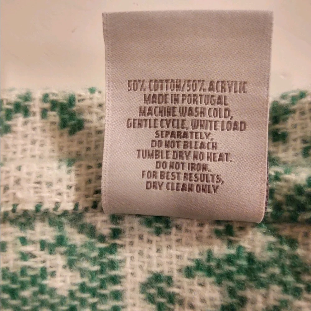 🎁Texteis Penedo Holiday Throw Blanket - Iced Green Snowflakes